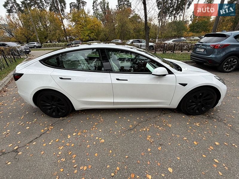 Седан Tesla Model 3 2020 в Києві