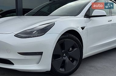 Седан Tesla Model 3 2021 в Рівному