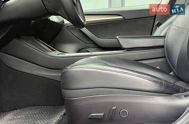 Седан Tesla Model 3 2021 в Рівному