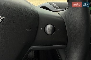Седан Tesla Model 3 2021 в Рівному