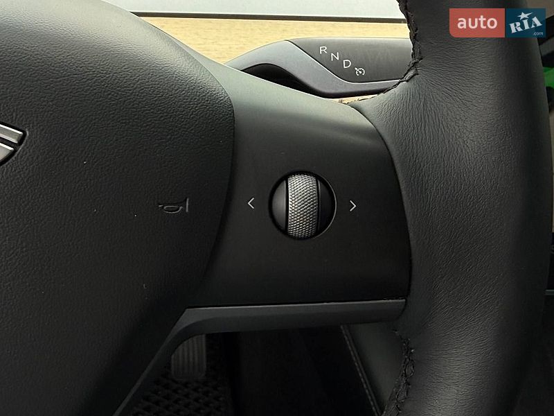 Седан Tesla Model 3 2021 в Рівному