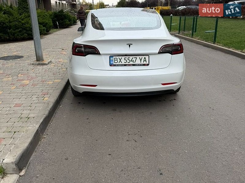 Седан Tesla Model 3 2019 в Одесі
