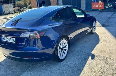 Седан Tesla Model 3 2022 в Львове