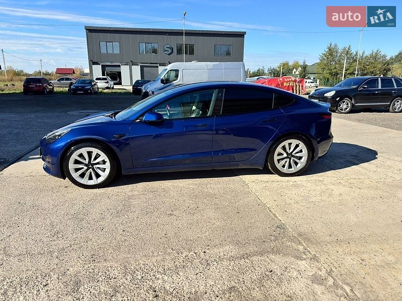 Седан Tesla Model 3 2022 в Львове
