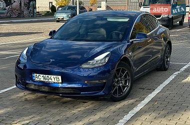 Седан Tesla Model 3 2019 в Луцьку