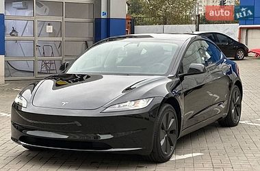 Седан Tesla Model 3 2024 в Одесі