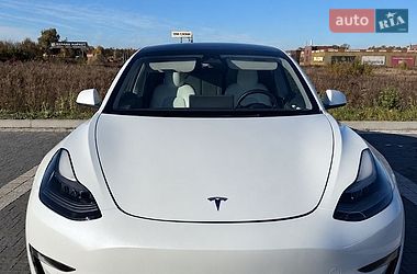 Седан Tesla Model 3 2022 в Львові
