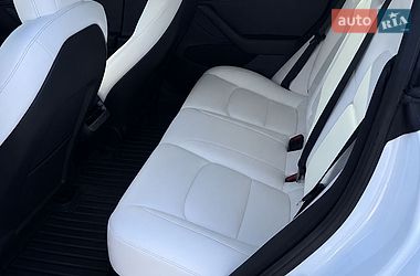 Седан Tesla Model 3 2022 в Львове