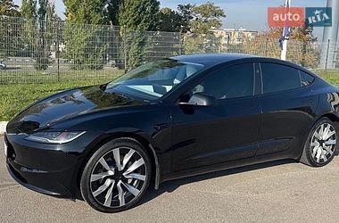 Седан Tesla Model 3 2025 в Харькове