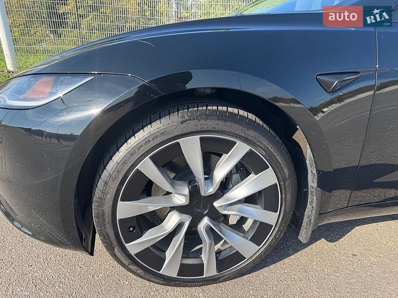 Седан Tesla Model 3 2025 в Харькове