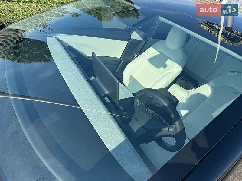 Седан Tesla Model 3 2025 в Харькове