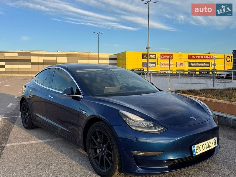 Tesla Model 3 2019