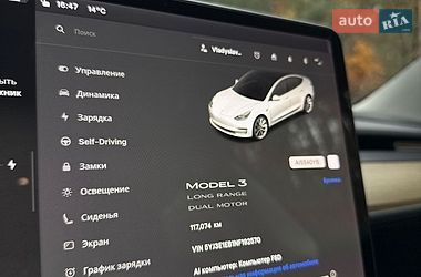 Седан Tesla Model 3 2022 в Бучі
