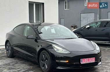 Седан Tesla Model 3 2023 в Дубно