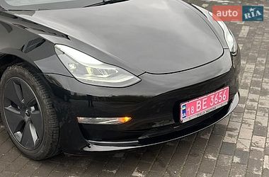 Седан Tesla Model 3 2023 в Дубно