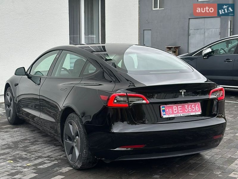 Седан Tesla Model 3 2023 в Дубно