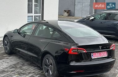 Седан Tesla Model 3 2023 в Дубно