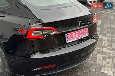 Седан Tesla Model 3 2023 в Дубно