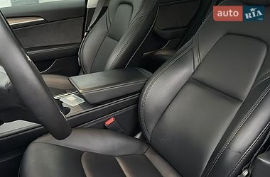 Седан Tesla Model 3 2023 в Дубно