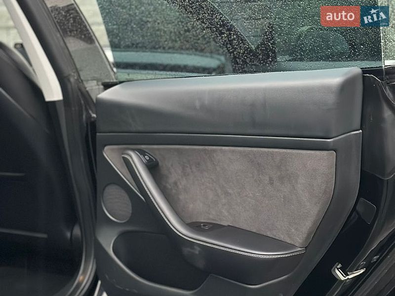 Седан Tesla Model 3 2023 в Дубно