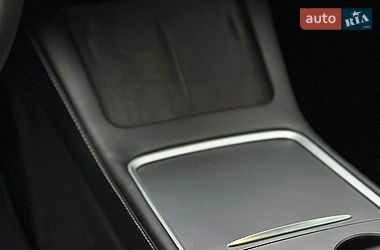 Седан Tesla Model 3 2023 в Дубно