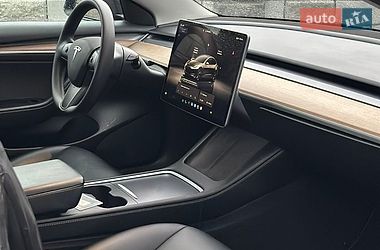 Седан Tesla Model 3 2023 в Дубно