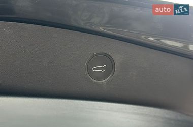 Седан Tesla Model 3 2023 в Дубні