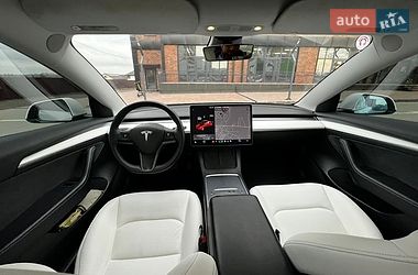 Седан Tesla Model 3 2020 в Виннице