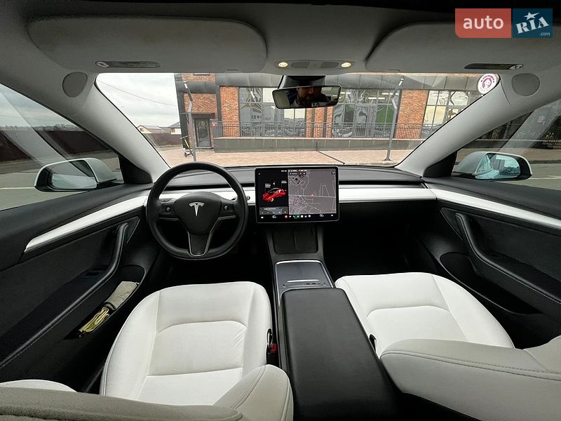Седан Tesla Model 3 2020 в Виннице