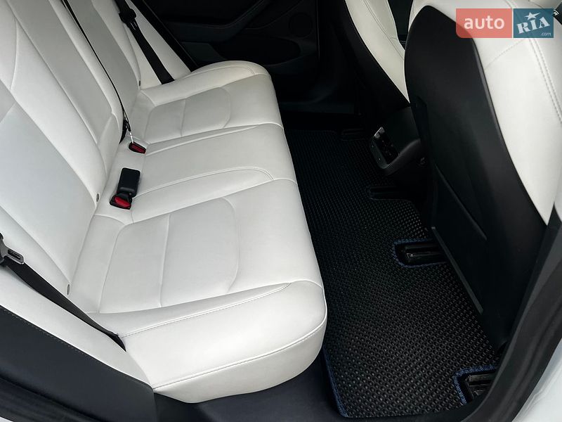 Седан Tesla Model 3 2020 в Виннице