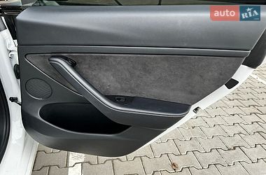 Седан Tesla Model 3 2020 в Виннице