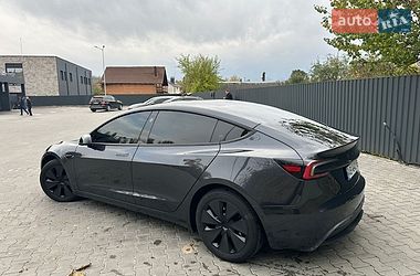 Седан Tesla Model 3 2024 в Виннице