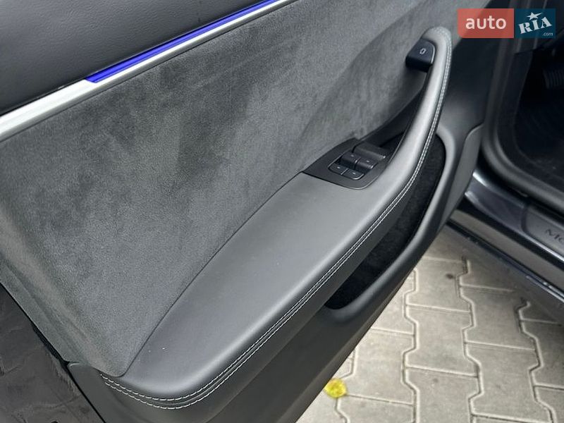 Седан Tesla Model 3 2024 в Виннице