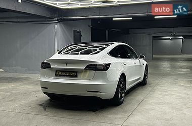 Седан Tesla Model 3 2019 в Черновцах