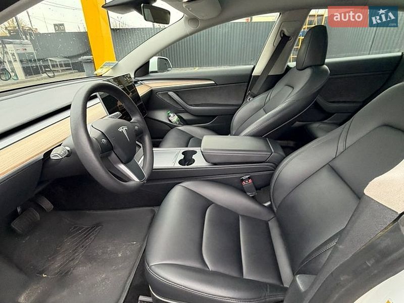Седан Tesla Model 3 2023 в Харкові
