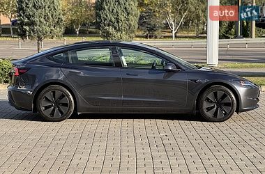 Седан Tesla Model 3 2024 в Дніпрі