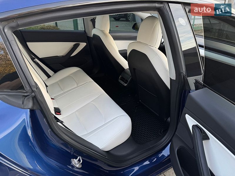 Седан Tesla Model 3 2018 в Львові фото 25 Седан Tesla Model 3 2018 в Львові