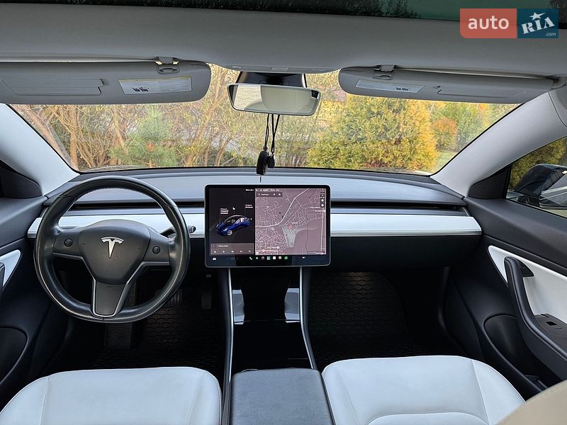 Седан Tesla Model 3 2018 в Львові фото 29 Седан Tesla Model 3 2018 в Львові