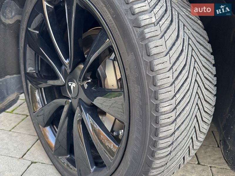Седан Tesla Model 3 2018 в Львові фото 37 Седан Tesla Model 3 2018 в Львові