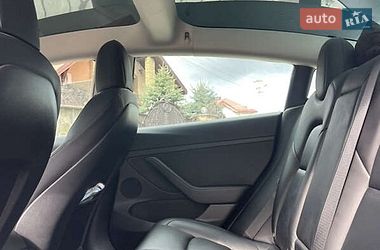 Седан Tesla Model 3 2022 в Львове