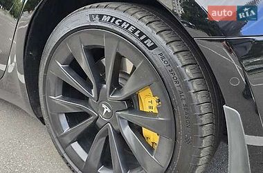 Седан Tesla Model 3 2022 в Киеве
