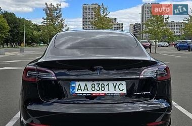 Седан Tesla Model 3 2022 в Киеве
