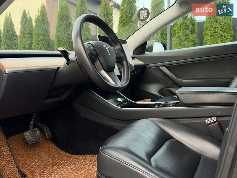 Седан Tesla Model 3 2020 в Каменец-Подольском