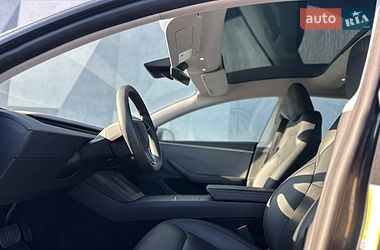 Седан Tesla Model 3 2024 в Виннице