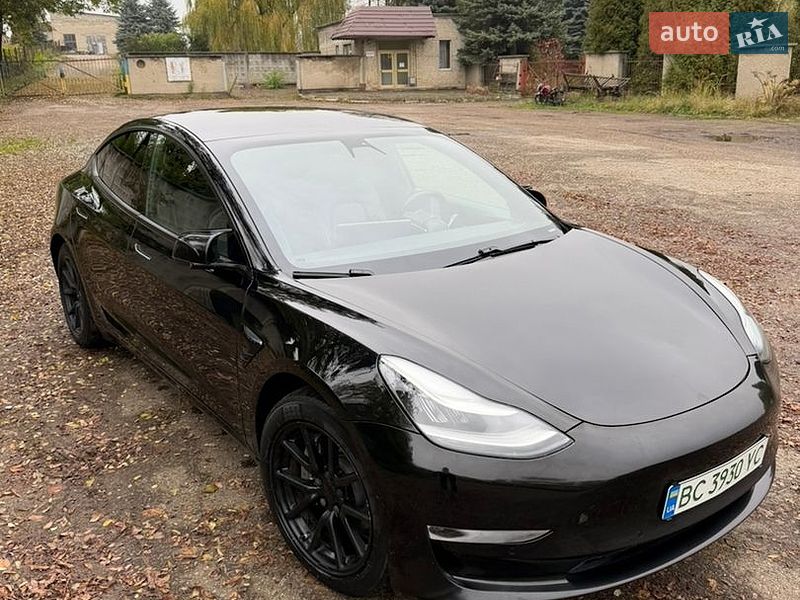 Седан Tesla Model 3 2019 в Рудки