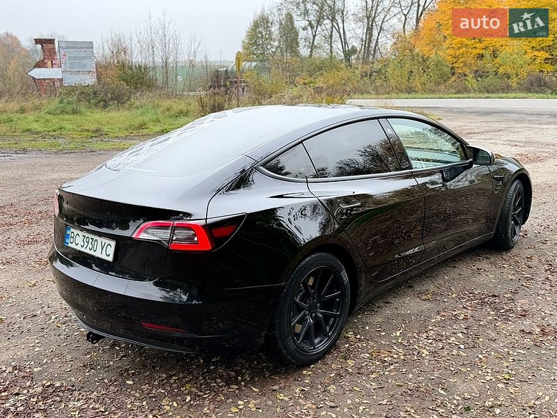 Седан Tesla Model 3 2019 в Рудки