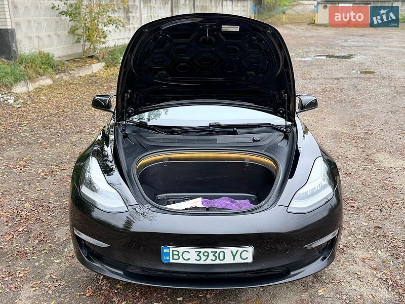 Седан Tesla Model 3 2019 в Рудки