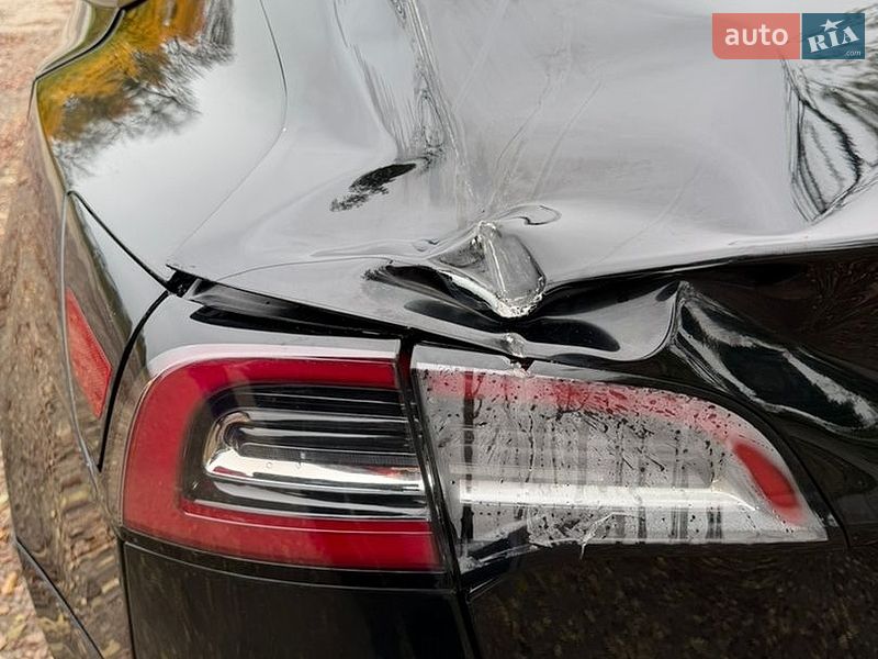 Седан Tesla Model 3 2019 в Рудки