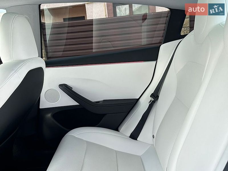 Седан Tesla Model 3 2024 в Звягелі фото 55 Седан Tesla Model 3 2024 в Звягелі