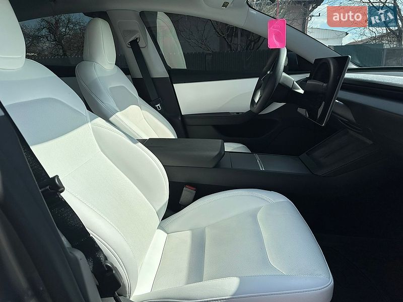 Седан Tesla Model 3 2024 в Звягелі фото 77 Седан Tesla Model 3 2024 в Звягелі